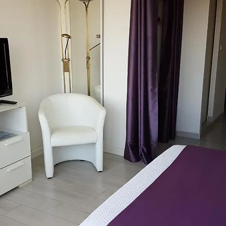 Couette-café Fabregas 4*