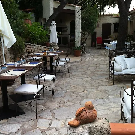 Bed & Breakfast Fabregas 4*